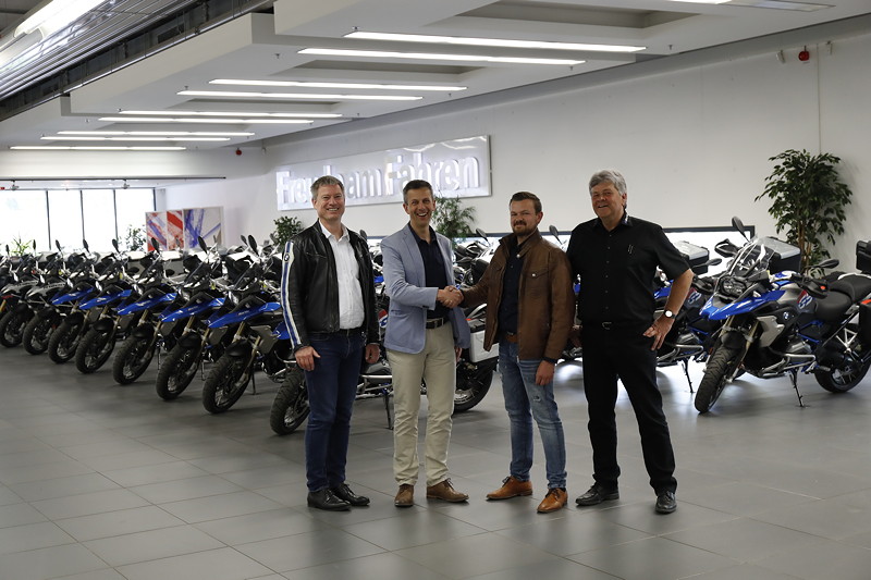 von links: Henning Putzke (Leiter BMW Motorrad Deutschland), Rainer Buck (Geschftsfhrer Edelweiss Bike Travel Reisegesellschaft m.b.H.), Patrick Martin (Erwin Martin GmbH), Georg Martin (Erwin Martin GmbH)