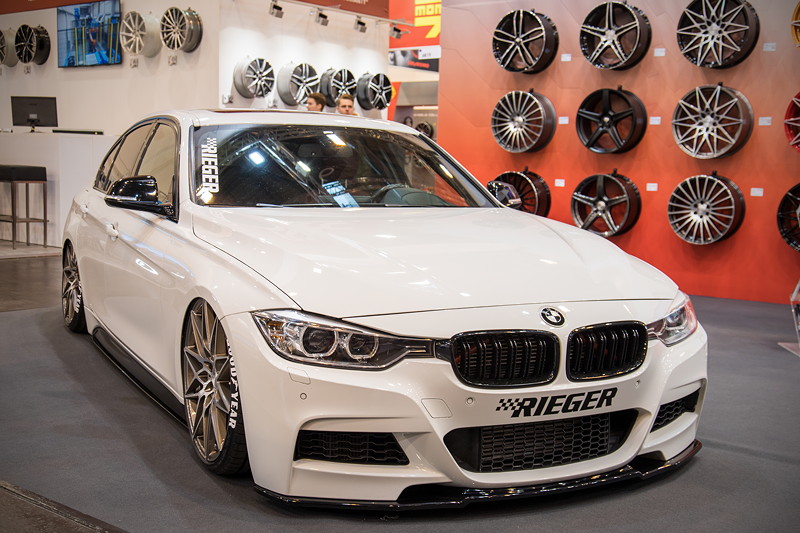 Essen Motor Show 2018: auf dem Stand von Wheelworld und Axion ist ein BMW 3er (F30) von Rieger zu sehen