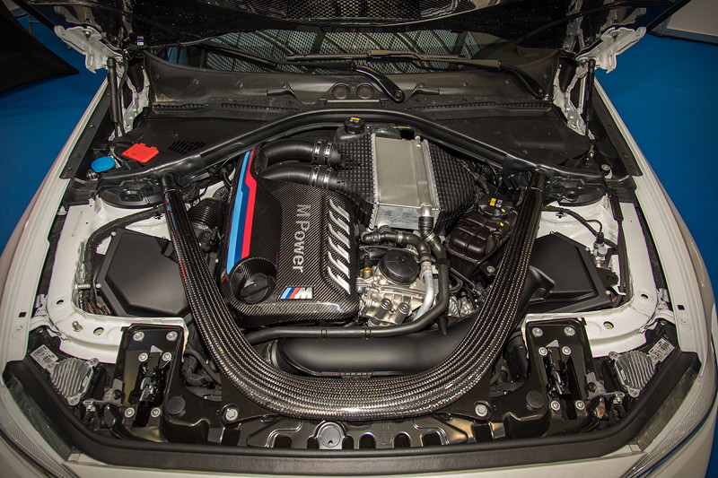 BMW M2 Competition mit M Performance Parts, 6 Zylinder-Motor mit 410 PS aus dem M4