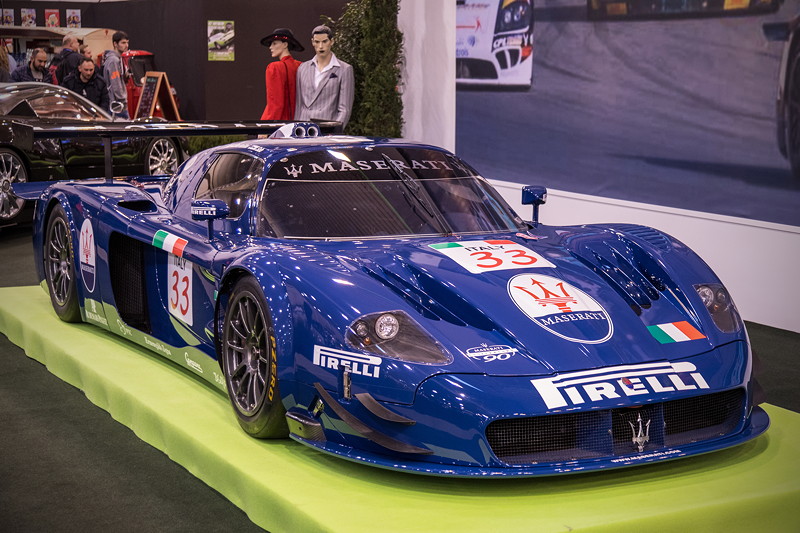 Maserati MC12 GT1, mit 6-Liter-V12-Motor mit bis zu 700 PS