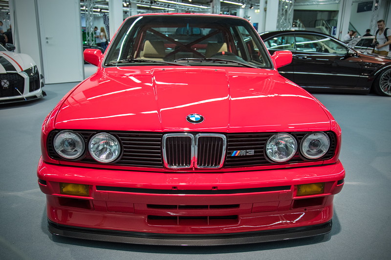 BMW M3 (Modell E30) mit 'Airlift Performance' Luftfahrwerk