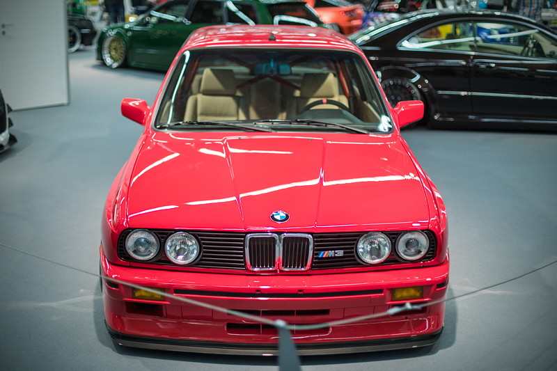 BMW M3 (Modell E30), mit DTM-Schwert in Carbon, DTM Flap hoch in Carbon und Carbon Trgriffe