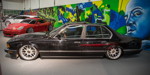 BMW 735i (Modell E32), mit Airride Show Einbau inkl. 'Accuair' Endo Tanks im Kofferraum