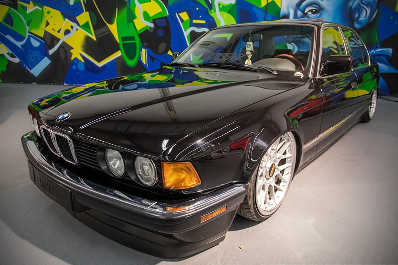 BMW 735i (Modell E32), mit US Sidemarker, LED Scheinwerfer