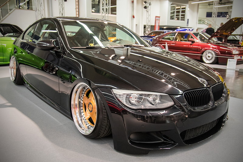 BMW 335i Cabrio (Modell E92), Fahrwerk: Accuair elevel + ilevel
