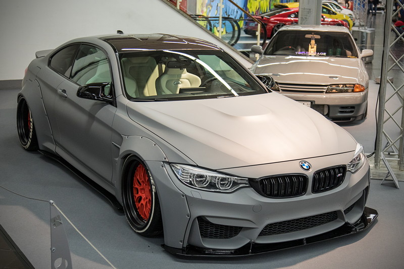 BMW M4 (Modell F82), vollstndig abziehbare Lackierung in 'Nardo-Grey Matt'