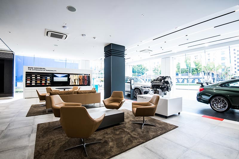 BMW M baut Angebot exklusiver Showrooms weltweit aus.