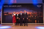 MINI Award 2017 in der Kategorie 'Neue Automobile Retail (Größenklasse 3)' für die Euler Gruppe mit Laudator und Gastgeber Christian Ach, Leiter Vertrieb MINI Deutschland.