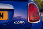 MINI Cooper S Cabrio (Facelift 2018), Typbezeichnung auf der Heckklappe.