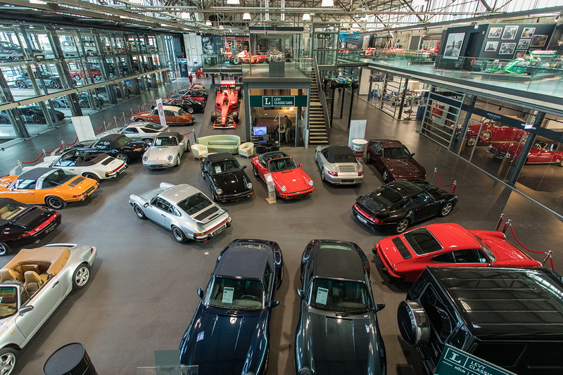 MotorWorld Kln-Rheinland mit Old- und Youngtimer-Hndlern