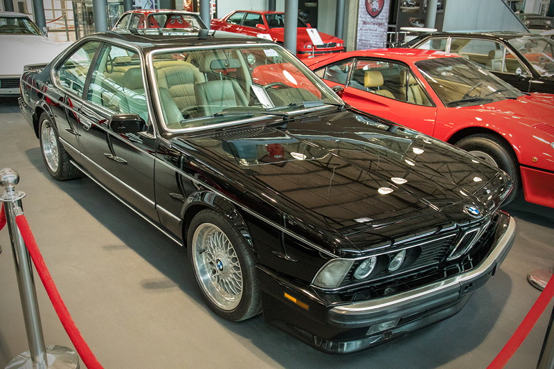 MotorWorld K�ln-Rheinland: BMW M 635 CSi (E24), zum Kauf angeboten durch die 'Scuderia Sportive Colonia'.
