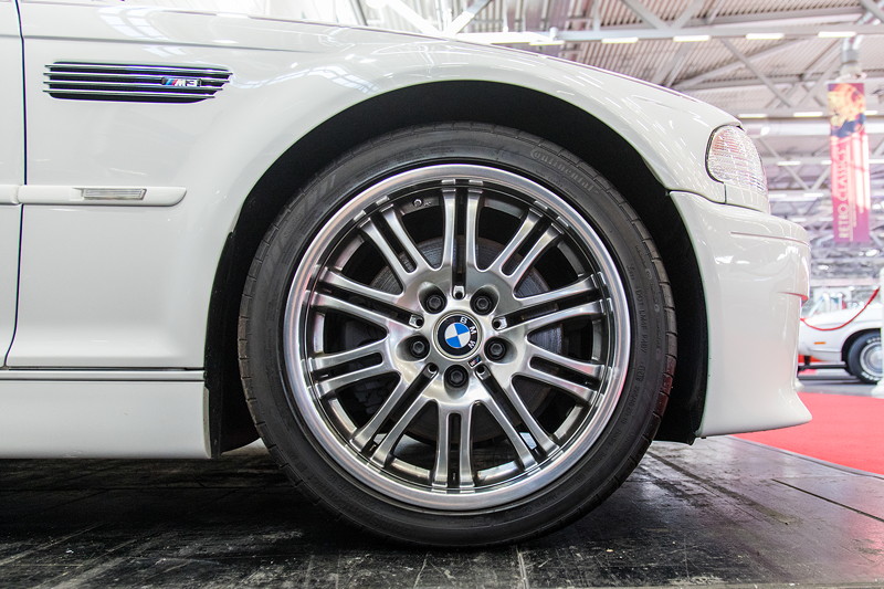 Retro Classics Cologne 2018: BMW M3 Cabrio, auf 18 Zoll BMW Alufelgen, 225/45 Bereifung vorne