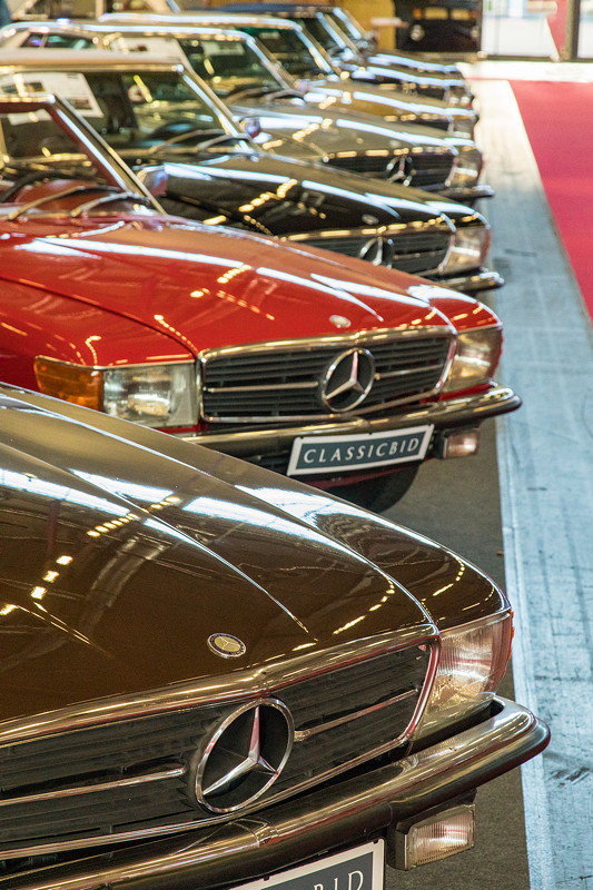 Retro Classics Cologne 2018, Classicbid Auktion: einige Mercedes SL-Modelle