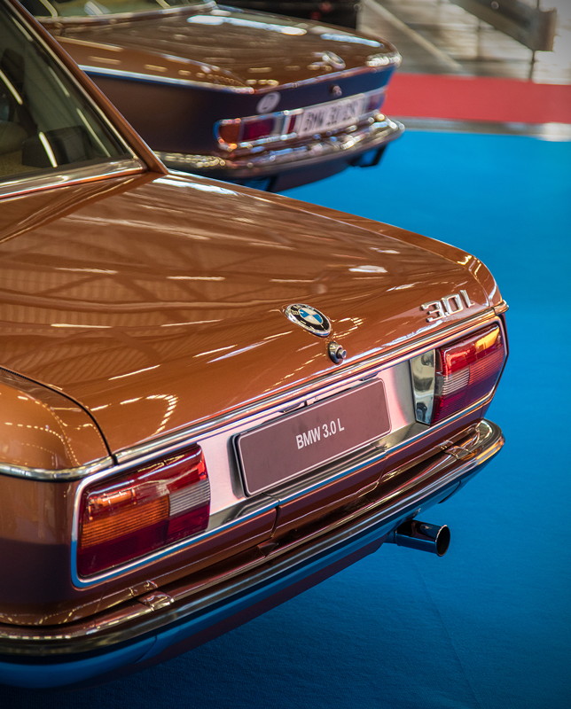 Retro Classics Cologne 2018: BMW 3,0 L Limousine neben BMW 3,0 S Coup�