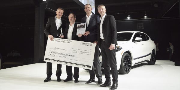 Gewinner des Sonderpreises fr die hchste Gesamtpunktzahl MINI: Auto Wst GmbH, Klbingen, gemeinsam mit Peter van Binsbergen, Christian Ach und Christian Scheppach.