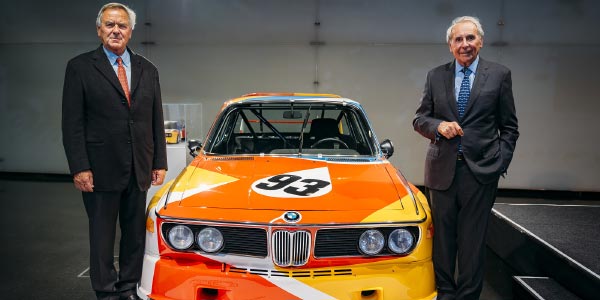 Die Initiatoren des BMW Art Car Projekts: Jochen Neerpasch (l.), ehemaliger Leiter der BMW Motorsport GmbH, und Hervé Poulain (r.), Auktionator und ehemaliger Rennfahrer.