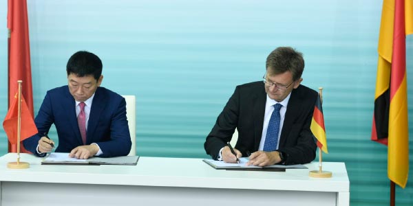 Unterzeichnung der Joint-Venture-Vereinbarung zwischen der BMW Group und Great Wall Motor zur Produktion von elektrischen MINI Fahrzeugen in China