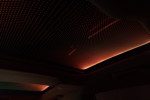 BMW 750Li xDrive (G12 LCI), Panorama-Glasdach Sky Lounge  mit integrierter LED-Lichtgrafik