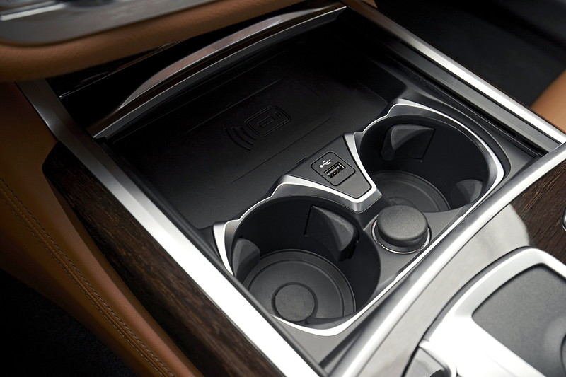 BMW 750Li xDrive (G12 LCI), Cupholder