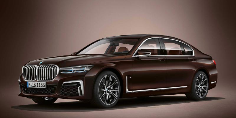 BMW M760Li in BMW Individual Almandine braun metallic