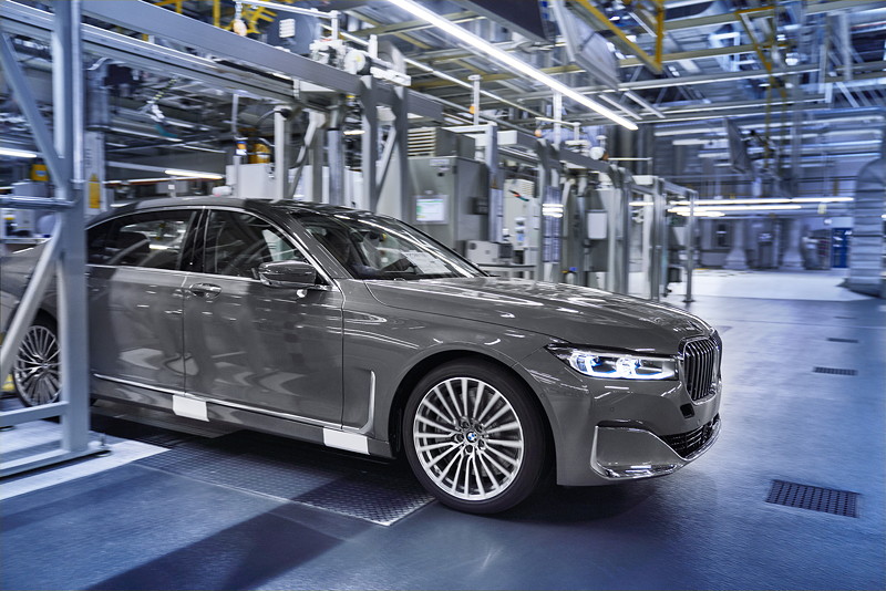 Die neue BMW 7er Limousine in der Prfzone im BMW Group Werk Dingolfing.