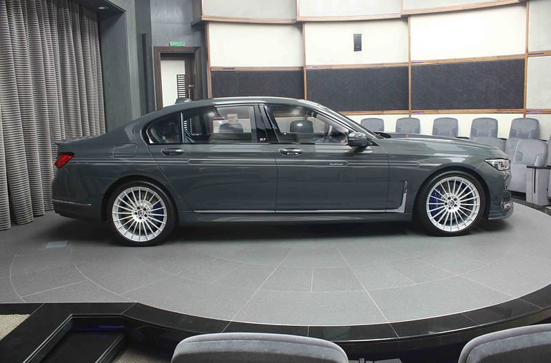 Alpina B7 auf Alpina Leichtmetallrdern im typischen Alpina Design.