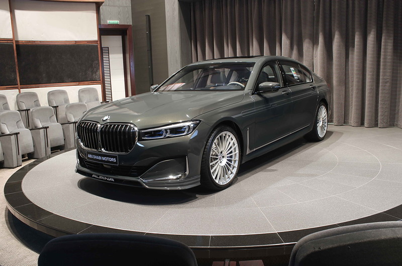 Alpina B7 in Dravitgrau metallic im Showroom von BMW Abu Dhabi Motors.