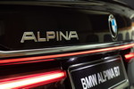Alpina B7 mit durchgngigem Leuchtenband und Alpina Schriftzug auf der Heckklappe.