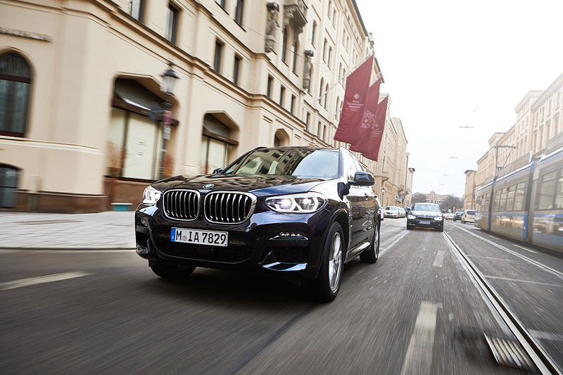 Der BMW X3 xDrive30e.