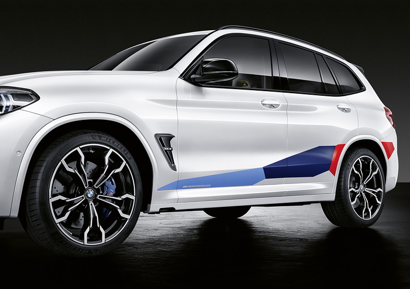 Der neue BMW X3 M mit M Performance Parts mit M Performance Folierung Motorsport.