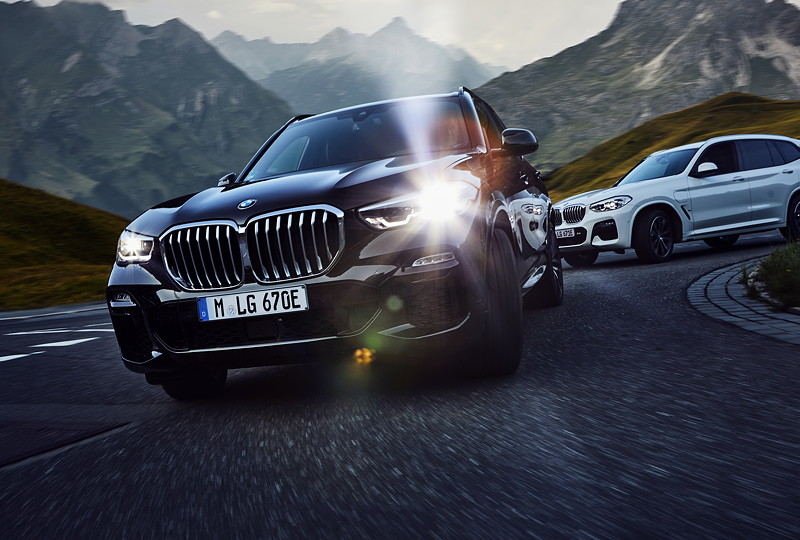 BMW X5 xDrive45e und BMW X3 xDrive30e