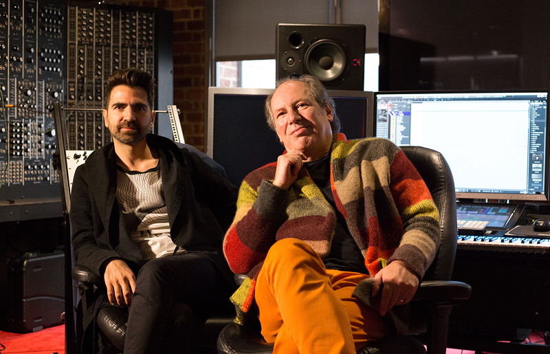 BMW Sound Designer Renzo Vitale und Komponist Hans Zimmer (v.l.n.r.) in Zimmers Tonstudio in London.