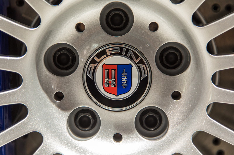 Alpina B7 auf 21 Zoll gro�en Alpina-Felgen, ohne Nabendeckel