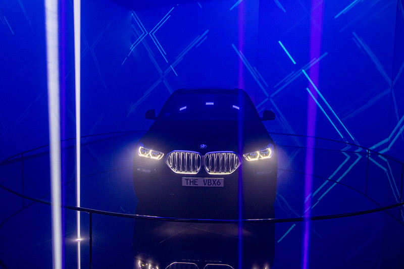 BMW X6 Vantablack, gezeigt in einem Darkroom auf dem BMW Messestand, IAA 2019 in Frankfurt.