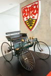 Daimler Stahlradwagen aus 1893. Ab diesem Jahr bewegt der VfB die Menschen. In diesem Jahr wird der VfB Vorgängerverein gegründet.