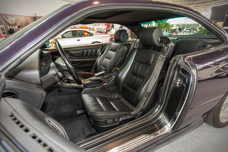 BMW 850 CSi, u. a. mit Schiebedach elektr., Sonnenschutzrolle Heckscheib elektr., Fussmatten in Velours, Innenspiegel automatisch abblendend