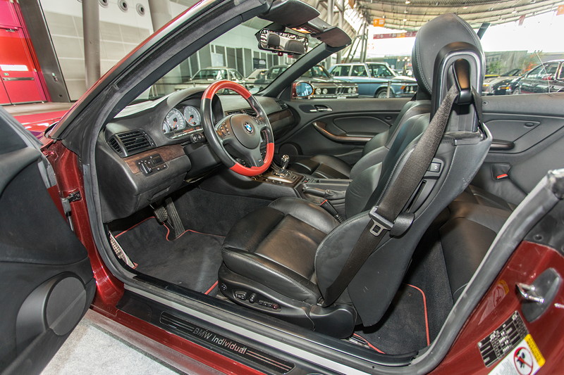 BMW M3 Cabrio, Interieur, Einstiegsleiste mit Individual Schriftzug