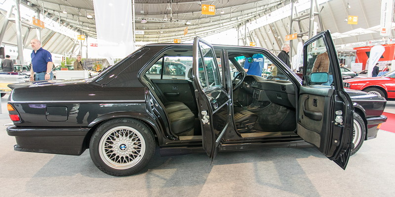 BMW M535i, ausgestellt auf der Retro Classic 2019 in Stuttgart