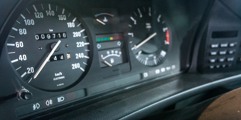 BMW M535i, Tacho-Instrumente