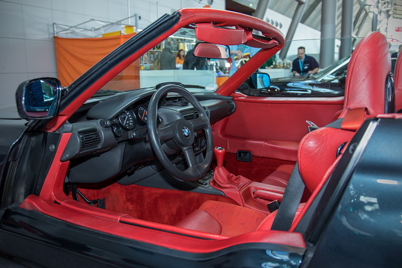 BMW Z1, Interieur in roter Lederausstattung