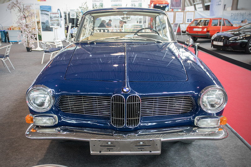 BMW 3200 CS, ausgestellt auf dem V8-Limousinen Club Stand, Retro Classics 2019 in Stuttgart
