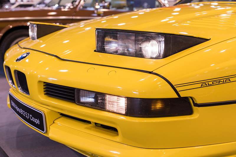 BMW Alpina B12 5,7 (Modell E31), mit seitlichen Alpina Dekorstreifen und 'Schlafaugen'
