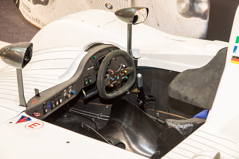 BMW V12 LMR, Cockpit