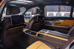 BMW Alpina B7 BiTurbo in Chestnut Bronze metallic, Fond mit Executive Lounge und Fond Entertainment