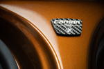 BMW Alpina B7 BiTurbo in Chestnut Bronze metallic, Carbon Core Schild auf der B-Säule