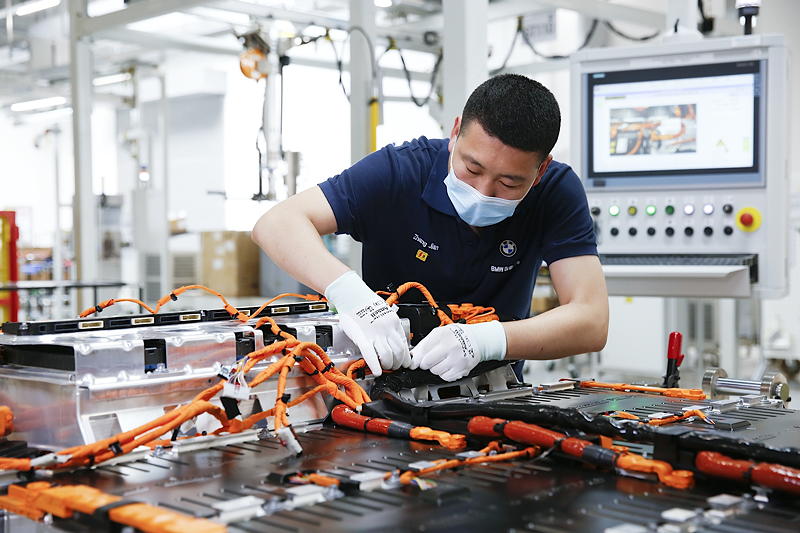 Produktion der 5. Generation von Hochvoltbatterien bei BMW Brilliance Automotive, China