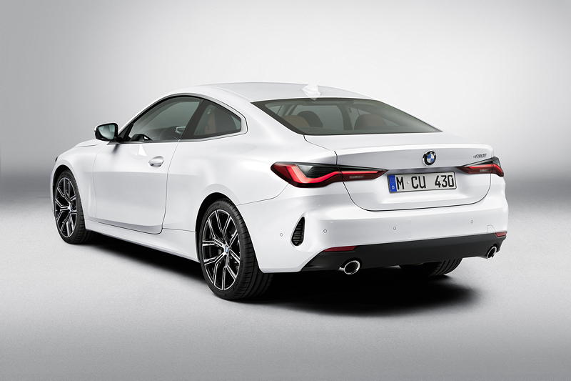 MW 430i Coupe in Mineralwei� Metallic auf 19 Zoll Rad Y-Speiche 783