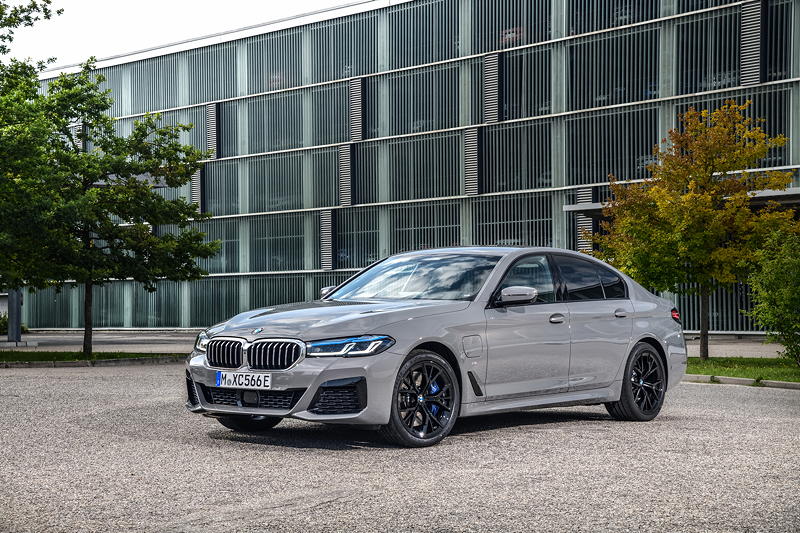 Die neue BMW 545e xDrive Limousine.