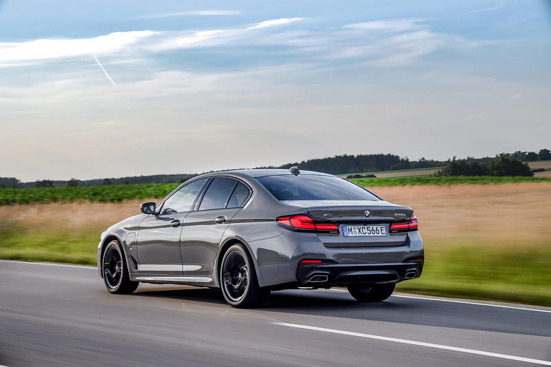 Die neue BMW 545e xDrive Limousine.