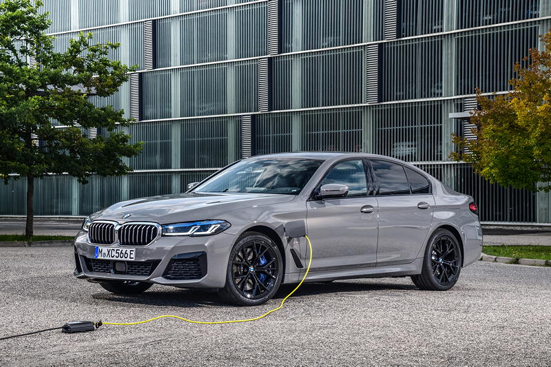 Die neue BMW 545e xDrive Limousine.